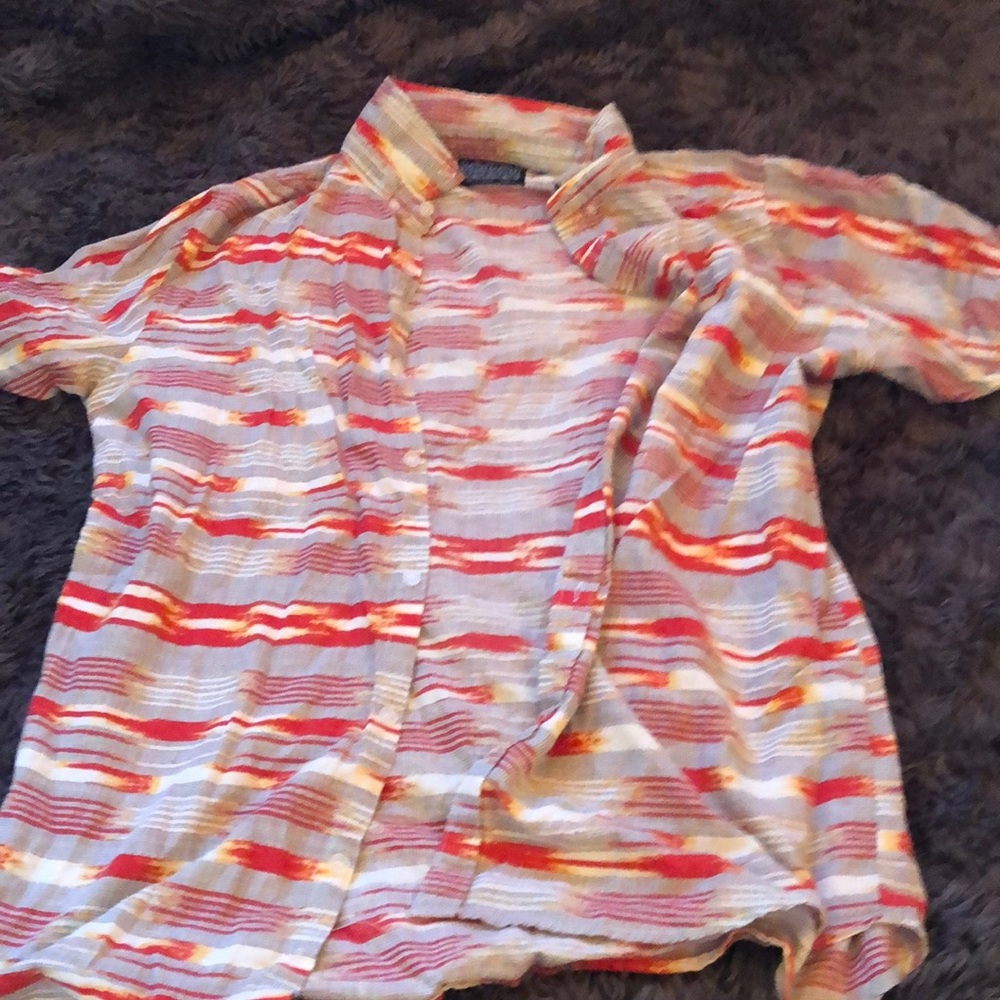 Button down retro print tee